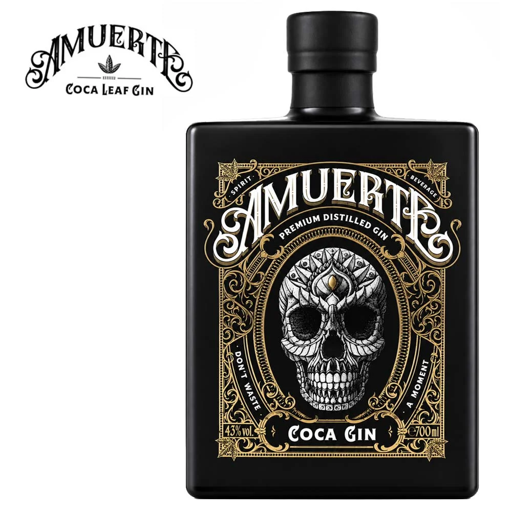 Coca-Gin, Gin-Flasche, schwarze Flasche, Totenkopf-Etikett, 700 ml, Coca-Gin, Gin-Flasche, schwarze Flasche, Totenkopf-Etikett, 700 ml