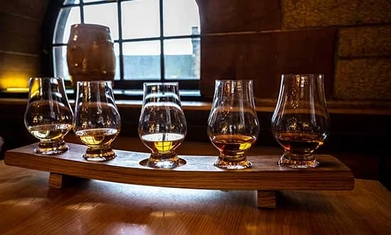 Highland Whisky Verkostung Nosing Gläser bei der Highland Whisky Verkostung
